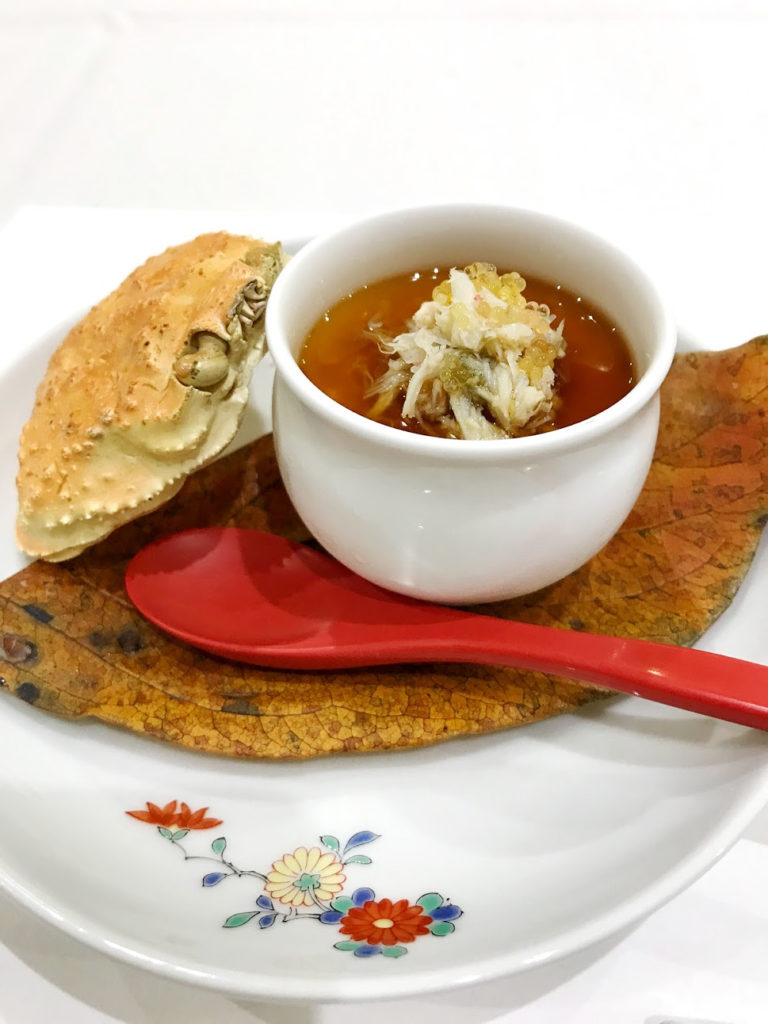 宇部明徳、カニの蒸し物