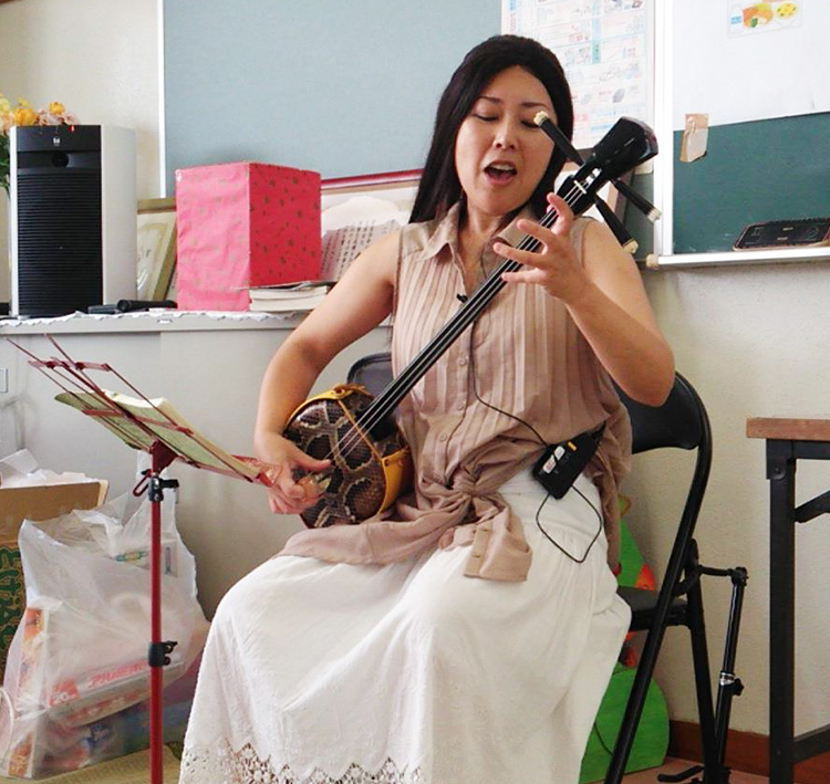 町内会のイベントで歌う