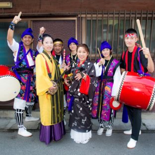 萩ふるさとまつりで、自衛隊とわらんちゃエイサーが夢の共演。
